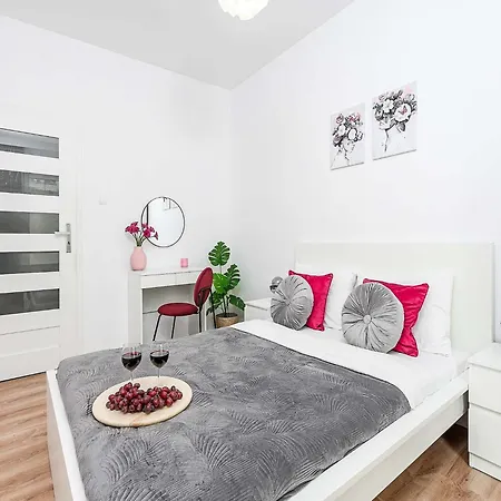 Cozy Flat Near Manufaktura Lejlighed Łódź